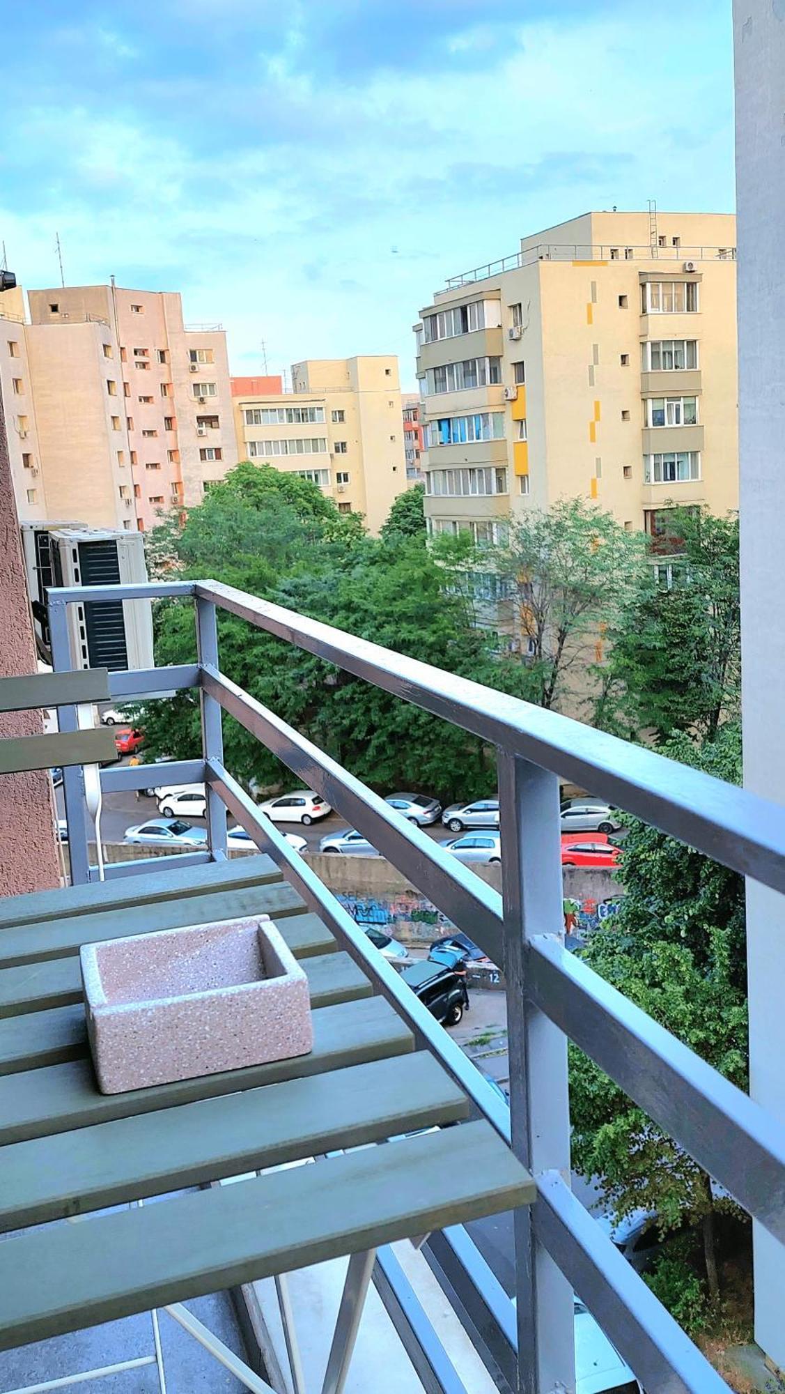 Obor Central Oasis --Secured Parking Nearby --Self Check-In-- 1Min Metro Station Bukares Bagian luar foto